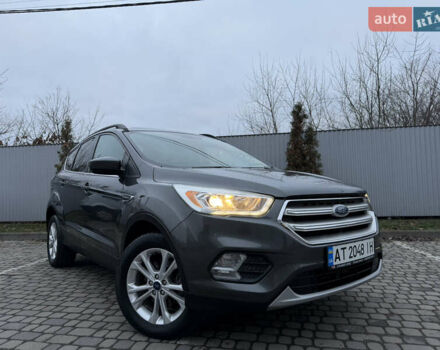 Серый Форд Эскейп, объемом двигателя 1.5 л и пробегом 155 тыс. км за 15500 $, фото 1 на Automoto.ua