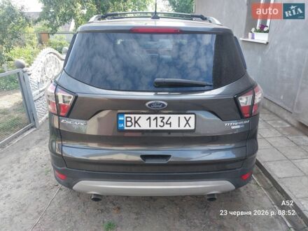 Сірий Форд Ескейп, об'ємом двигуна 2 л та пробігом 173 тис. км за 14600 $, фото 1 на Automoto.ua
