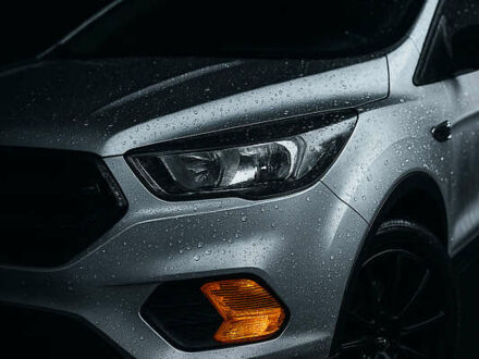 Серый Форд Эскейп, объемом двигателя 2.5 л и пробегом 147 тыс. км за 14200 $, фото 1 на Automoto.ua