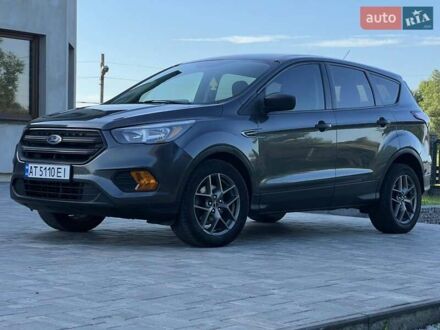 Форд Эскейп 2018 в Городенке на Automoto.ua Серый Форд Эскейп, объемом двигателя 2.49 л и пробегом 120 тыс. км за 12000 $, фото 1 на Automoto.ua