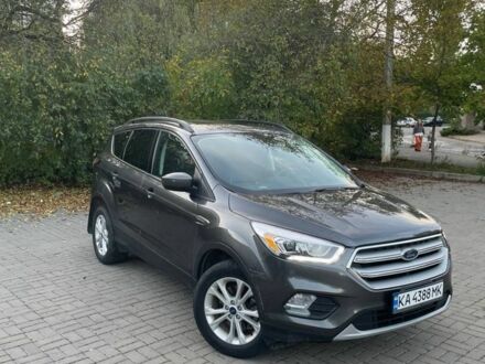 Форд Эскейп 2018 в Киеве на Automoto.ua Серый Форд Эскейп, объемом двигателя 1.5 л и пробегом 126 тыс. км за 13200 $, фото 1 на Automoto.ua