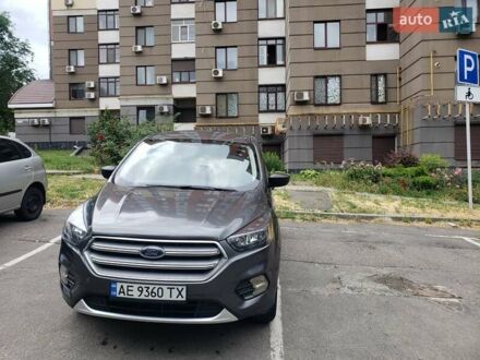 Форд Эскейп 2018 в Днепре (Днепропетровске) на Automoto.ua Серый Форд Эскейп, объемом двигателя 2.5 л и пробегом 69 тыс. км за 13600 $, фото 1 на Automoto.ua