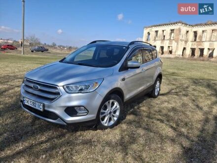 Форд Эскейп 2018 в Изяслве на Automoto.ua Серый Форд Эскейп, объемом двигателя 1.5 л и пробегом 95 тыс. км за 13400 $, фото 1 на Automoto.ua