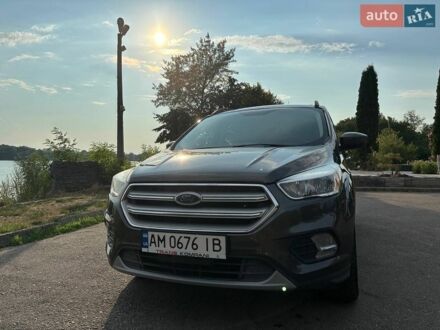 Сірий Форд Ескейп, об'ємом двигуна 1.5 л та пробігом 137 тис. км за 10400 $, фото 1 на Automoto.ua