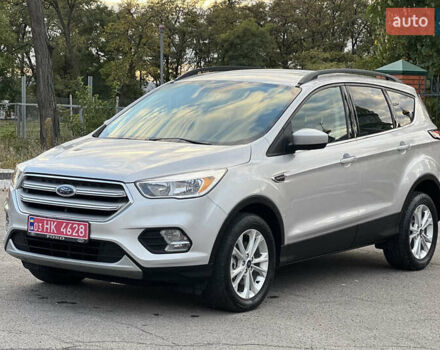 Сірий Форд Ескейп, об'ємом двигуна 1.5 л та пробігом 180 тис. км за 12600 $, фото 1 на Automoto.ua