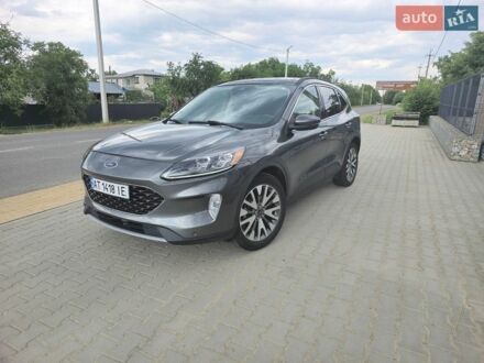 Сірий Форд Ескейп, об'ємом двигуна 2 л та пробігом 142 тис. км за 18200 $, фото 1 на Automoto.ua