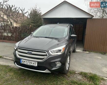Сірий Форд Ескейп, об'ємом двигуна 1.5 л та пробігом 100 тис. км за 15500 $, фото 1 на Automoto.ua