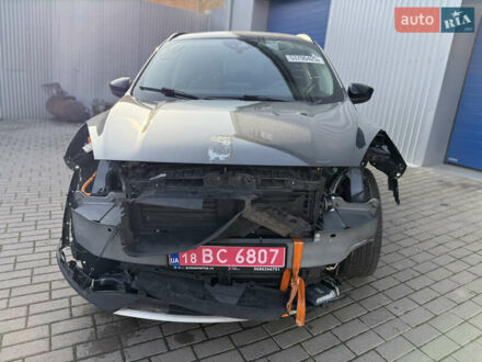 Серый Форд Эскейп, объемом двигателя 2.5 л и пробегом 118 тыс. км за 13700 $, фото 1 на Automoto.ua