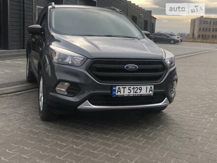 Форд Эскейп 2019 в Ивано-Франковске на Automoto.ua Серый Форд Эскейп, объемом двигателя 2.49 л и пробегом 188 тыс. км за 13600 $, фото 1 на Automoto.ua