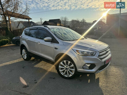 Серый Форд Эскейп, объемом двигателя 1.5 л и пробегом 155 тыс. км за 12999 $, фото 1 на Automoto.ua