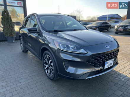 Серый Форд Эскейп, объемом двигателя 2.5 л и пробегом 170 тыс. км за 19500 $, фото 1 на Automoto.ua