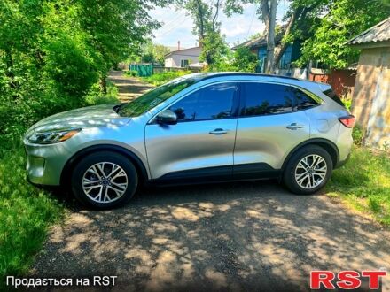 Сірий Форд Ескейп, об'ємом двигуна 1.5 л та пробігом 32 тис. км за 22300 $, фото 1 на Automoto.ua