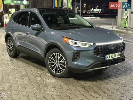 Сірий Форд Ескейп, об'ємом двигуна 2.5 л та пробігом 33 тис. км за 32000 $, фото 1 на Automoto.ua