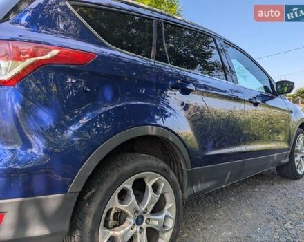 Синий Форд Эскейп, объемом двигателя 2 л и пробегом 215 тыс. км за 9600 $, фото 2 на Automoto.ua