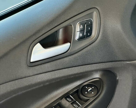 Форд Эскейп 2015 в Николаеве на Automoto.ua Синий Форд Эскейп, объемом двигателя 2 л и пробегом 155 тыс. км за 13400 $, фото 7 на Automoto.ua