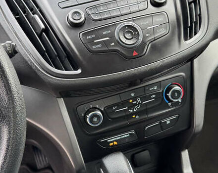 Форд Эскейп 2017 в Ирпене на Automoto.ua Синий Форд Эскейп, объемом двигателя 2.49 л и пробегом 208 тыс. км за 12400 $, фото 18 на Automoto.ua