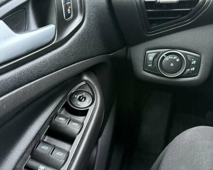 Синій Форд Ескейп, об'ємом двигуна 0 л та пробігом 225 тис. км за 11950 $, фото 16 на Automoto.ua