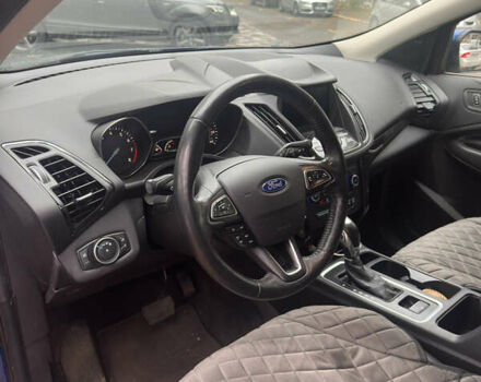 Синий Форд Эскейп, объемом двигателя 2 л и пробегом 172 тыс. км за 17000 $, фото 5 на Automoto.ua