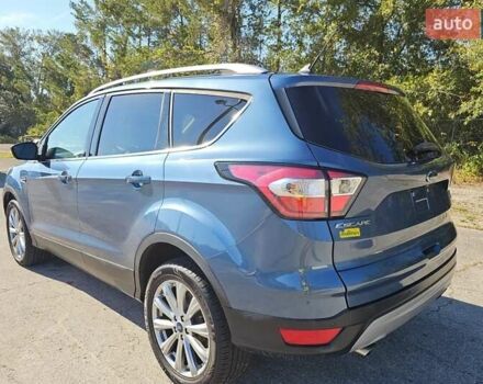 Синій Форд Ескейп, об'ємом двигуна 2 л та пробігом 175 тис. км за 12500 $, фото 2 на Automoto.ua