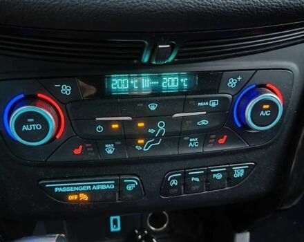 Синий Форд Эскейп, объемом двигателя 2 л и пробегом 80 тыс. км за 10200 $, фото 7 на Automoto.ua