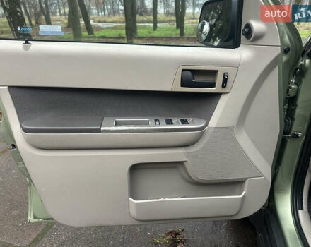 Зелений Форд Ескейп, об'ємом двигуна 2.49 л та пробігом 209 тис. км за 10999 $, фото 12 на Automoto.ua