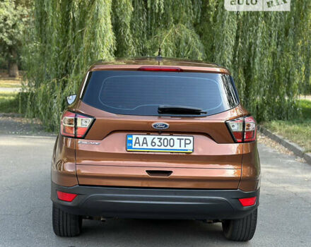 Форд Эскейп 2016 в Киеве на Automoto.ua Оранжевый Форд Эскейп, объемом двигателя 2.49 л и пробегом 180 тыс. км за 13555 $, фото 9 на Automoto.ua