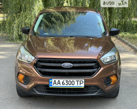 Форд Эскейп 2016 в Киеве на Automoto.ua Оранжевый Форд Эскейп, объемом двигателя 2.49 л и пробегом 180 тыс. км за 13555 $, фото 1 на Automoto.ua