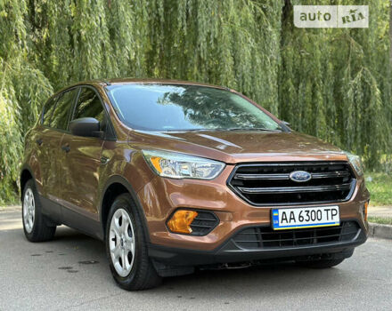 Форд Эскейп 2016 в Киеве на Automoto.ua Оранжевый Форд Эскейп, объемом двигателя 2.49 л и пробегом 180 тыс. км за 13555 $, фото 2 на Automoto.ua