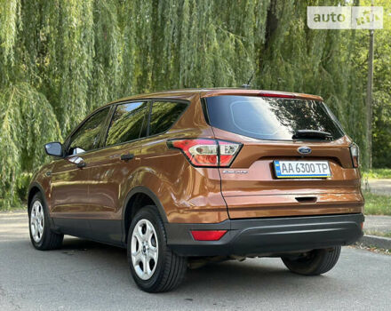 Форд Эскейп 2016 в Киеве на Automoto.ua Оранжевый Форд Эскейп, объемом двигателя 2.49 л и пробегом 180 тыс. км за 13555 $, фото 6 на Automoto.ua