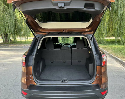 Форд Эскейп 2016 в Киеве на Automoto.ua Оранжевый Форд Эскейп, объемом двигателя 2.49 л и пробегом 180 тыс. км за 13555 $, фото 10 на Automoto.ua