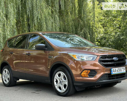 Форд Эскейп 2016 в Киеве на Automoto.ua Оранжевый Форд Эскейп, объемом двигателя 2.49 л и пробегом 180 тыс. км за 13555 $, фото 3 на Automoto.ua