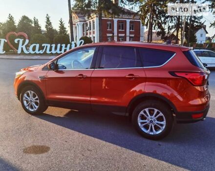 Оранжевый Форд Эскейп, объемом двигателя 1.5 л и пробегом 110 тыс. км за 13500 $, фото 4 на Automoto.ua