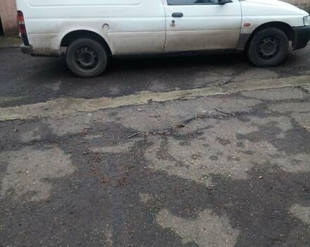 Белый Форд Escort Express, объемом двигателя 1.3 л и пробегом 180 тыс. км за 1500 $, фото 1 на Automoto.ua