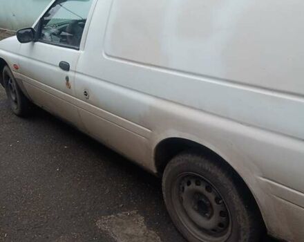 Белый Форд Escort Express, объемом двигателя 1.3 л и пробегом 180 тыс. км за 1500 $, фото 2 на Automoto.ua
