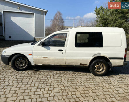 Белый Форд Escort Express, объемом двигателя 1.75 л и пробегом 300 тыс. км за 699 $, фото 5 на Automoto.ua