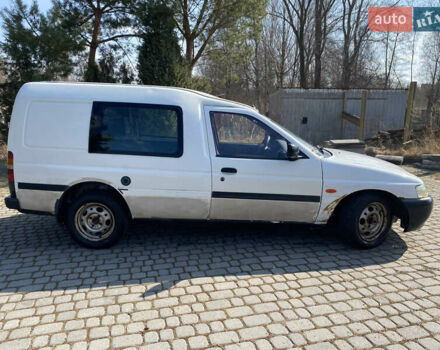Белый Форд Escort Express, объемом двигателя 1.75 л и пробегом 300 тыс. км за 699 $, фото 1 на Automoto.ua