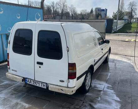 Білий Форд Escort Express, об'ємом двигуна 1.39 л та пробігом 200 тис. км за 1600 $, фото 9 на Automoto.ua