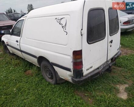 Белый Форд Escort Express, объемом двигателя 1.75 л и пробегом 300 тыс. км за 700 $, фото 3 на Automoto.ua
