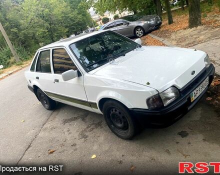 Белый Форд Эскорт, объемом двигателя 1.3 л и пробегом 0 тыс. км за 450 $, фото 3 на Automoto.ua