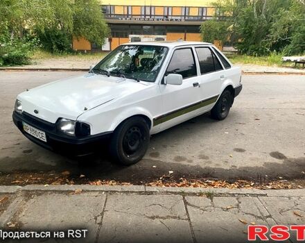 Белый Форд Эскорт, объемом двигателя 1.3 л и пробегом 0 тыс. км за 450 $, фото 4 на Automoto.ua