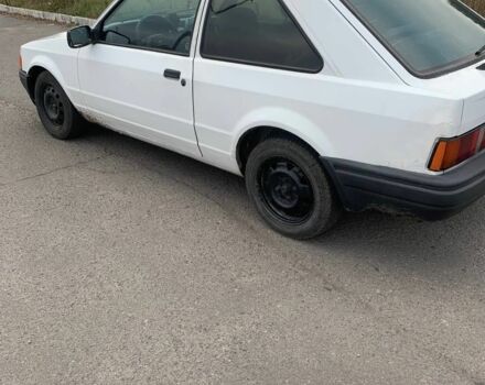 Белый Форд Эскорт, объемом двигателя 1.3 л и пробегом 77 тыс. км за 800 $, фото 1 на Automoto.ua