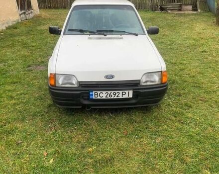 Білий Форд Ескорт, об'ємом двигуна 1.3 л та пробігом 77 тис. км за 800 $, фото 6 на Automoto.ua
