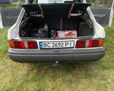 Белый Форд Эскорт, объемом двигателя 1.3 л и пробегом 77 тыс. км за 800 $, фото 4 на Automoto.ua