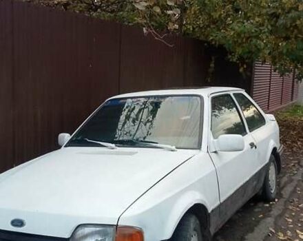 Білий Форд Ескорт, об'ємом двигуна 1.3 л та пробігом 450 тис. км за 550 $, фото 1 на Automoto.ua