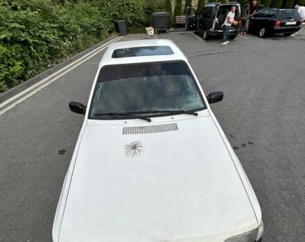 Белый Форд Эскорт, объемом двигателя 1.6 л и пробегом 200 тыс. км за 499 $, фото 7 на Automoto.ua