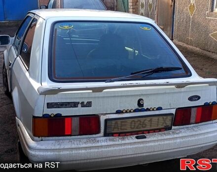 Белый Форд Эскорт, объемом двигателя 1.3 л и пробегом 0 тыс. км за 800 $, фото 1 на Automoto.ua