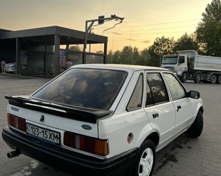 Білий Форд Ескорт, об'ємом двигуна 1.6 л та пробігом 200 тис. км за 500 $, фото 3 на Automoto.ua
