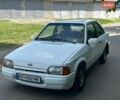 Белый Форд Эскорт, объемом двигателя 1.3 л и пробегом 200 тыс. км за 500 $, фото 1 на Automoto.ua