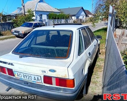 Белый Форд Эскорт, объемом двигателя 1.4 л и пробегом 0 тыс. км за 400 $, фото 3 на Automoto.ua