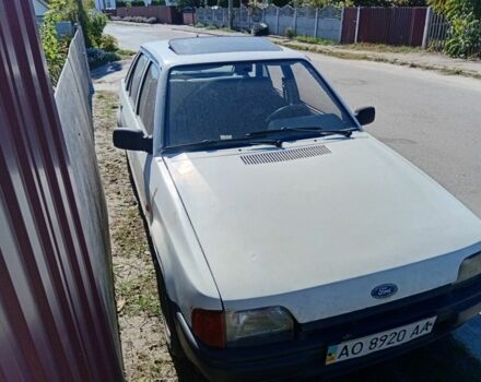 Білий Форд Ескорт, об'ємом двигуна 1 л та пробігом 240 тис. км за 400 $, фото 1 на Automoto.ua